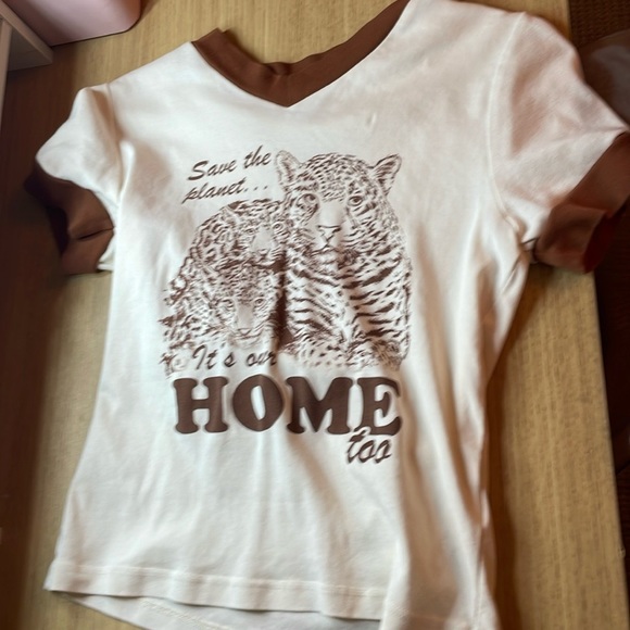 Urban outfitters only tried on once baby tee - Picture 2 of 4